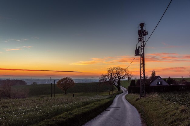 5G and Rural Broadband: Transforming US Access by 2025